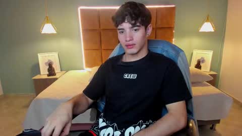 Snapshot of alejootwink chatting on 10-07-25, 05:32 ALejoo Saenz online show from 10-07-25, 05:32