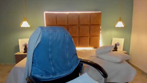 Snapshot of alejootwink chatting on 10-08-25, 05:38 ALejoo Saenz online show from 10-08-25, 05:38