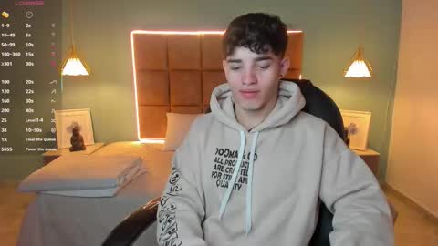 Snapshot of alejootwink chatting on 10-15-25, 03:17 ALejoo Saenz online show from 10-15-25, 03:17