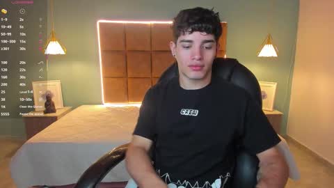 Snapshot of alejootwink chatting on 10-27-25, 12:58 ALejoo Saenz online show from 10-27-25, 12:58