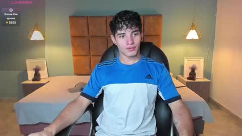 Snapshot of alejootwink chatting on 11-14-25, 03:33 ALejoo Saenz online show from 11-14-25, 03:33