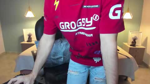 Snapshot of alejootwink chatting on 11-16-25, 03:01 ALejoo Saenz online show from 11-16-25, 03:01