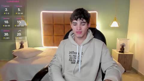 Snapshot of alejootwink chatting on 11-17-25, 02:17 ALejoo Saenz online show from 11-17-25, 02:17