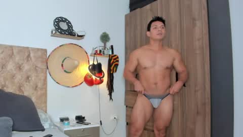 Snapshot of alejostrong chatting on 07-23-26, 11:35 alejostrong online show from 07-23-26, 11:35