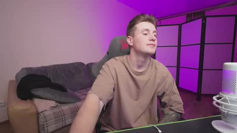 Alex and Linar online show from 11-11-25, 10:54