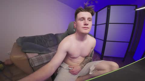 Alex and Linar online show from 11-19-25, 05:35