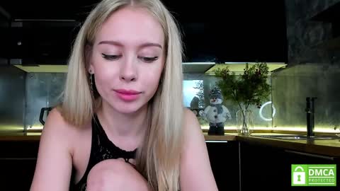Snapshot of aleksa_cutie chatting on 01-04-25, 12:49 Next stream - 2 dec -  online show from 01-04-25, 12:49