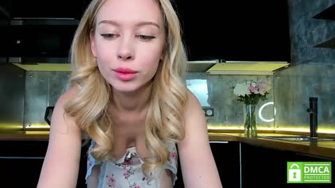Snapshot of aleksa_cutie chatting on 01-12-25, 09:40 Next stream - 2 dec -  online show from 01-12-25, 09:40
