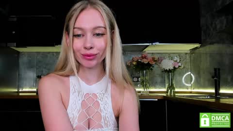 Snapshot of aleksa_cutie chatting on 01-17-25, 04:15 Next stream - 2 dec -  online show from 01-17-25, 04:15