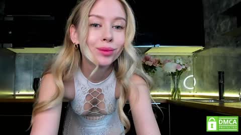 Snapshot of aleksa_cutie chatting on 01-18-25, 01:40 Next stream - 2 dec -  online show from 01-18-25, 01:40