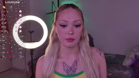 Snapshot of aleksacandy chatting on 12-21-25, 04:14 aleksacandy online show from 12-21-25, 04:14