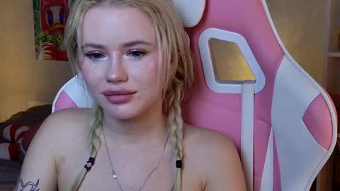 Snapshot of aleksalore chatting on 01-15-25, 06:54 Lexi online show from 01-15-25, 06:54