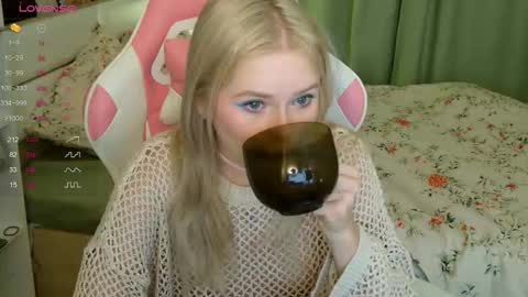 Snapshot of aleksalore chatting on 10-06-25, 03:04 Lexi online show from 10-06-25, 03:04