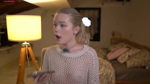 Snapshot of aleksalore chatting on 11-26-25, 04:13 Lexi online show from 11-26-25, 04:13