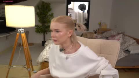 Snapshot of aleksalore chatting on 12-05-25, 04:10 Lexi online show from 12-05-25, 04:10