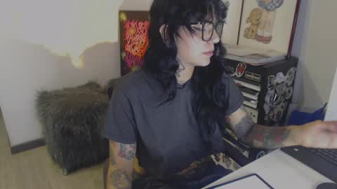 Snapshot of aleksanoir chatting on 04-30-26, 06:14 AleksaNoir online show from 04-30-26, 06:14