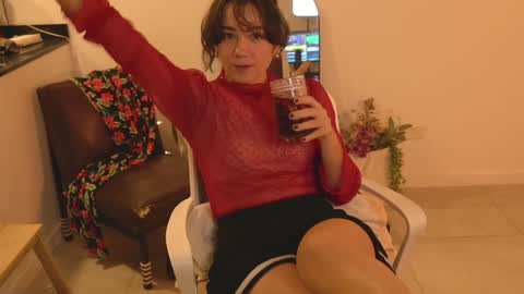 Snapshot of alemaniababe chatting on 12-29-24, 02:27 Ale online show from 12-29-24, 02:27