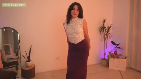 Snapshot of alemaniababe chatting on 02-12-25, 11:30 Ale online show from 02-12-25, 11:30