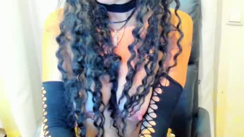 Snapshot of alenablack chatting on 06-15-26, 11:07 Luly online show from 06-15-26, 11:07