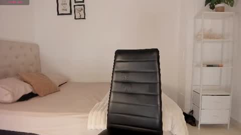 Snapshot of alesay_dreams chatting on 06-20-26, 12:14 Alesay online show from 06-20-26, 12:14