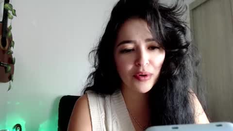 Snapshot of aleska_bell69 chatting on 01-07-26, 04:42 Aleska online show from 01-07-26, 04:42