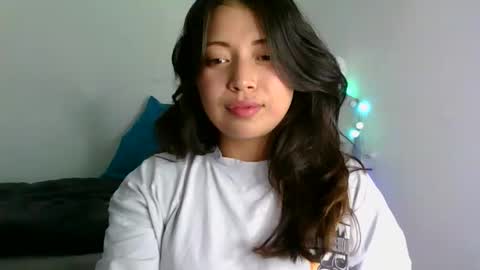 QUEEN OFF MILk  IM BACK  15 NOV online show from 03-25-26, 01:39