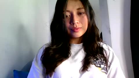 Snapshot of aleska_dollx chatting on 06-08-26, 08:20 QUEEN OFF MILk IM BACK 15 NOV online show from 06-08-26, 08:20