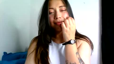 Snapshot of aleska_dollx chatting on 06-14-26, 10:23 QUEEN OFF MILk IM BACK 15 NOV online show from 06-14-26, 10:23