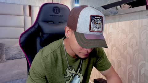 Snapshot of aless_king chatting on 01-06-25, 02:58 Alessandro King online show from 01-06-25, 02:58