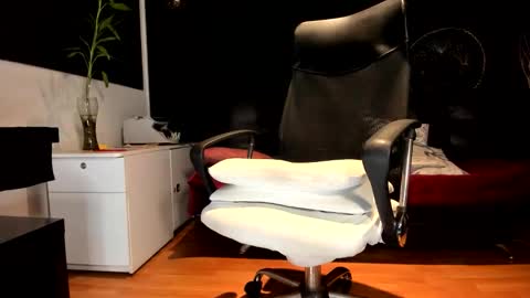 ALESSANDRO  WYE online show from 11-04-25, 06:34