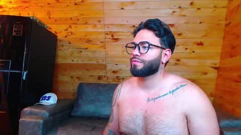 Snapshot of alessandro_alcala chatting on 03-26-26, 01:01 Alessandro online show from 03-26-26, 01:01