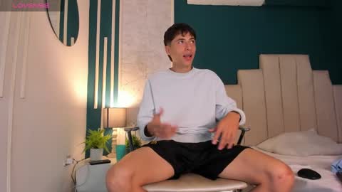 Alessandro Dybala online show from 01-17-25, 11:59