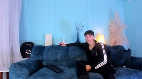 Alessandro Dybala online show from 11-16-25, 01:17