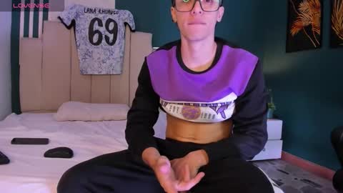 Alessandro Dybala online show from 11-21-25, 12:26