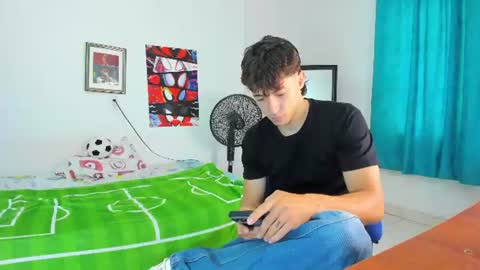 Snapshot of alessandro_dybala chatting on 07-11-26, 12:41 Alessandro Dybala online show from 07-11-26, 12:41