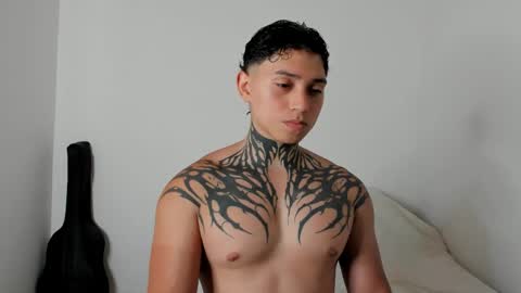 Snapshot of alessandro_wolf chatting on 05-24-26, 01:54 Alessandro online show from 05-24-26, 01:54