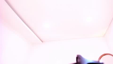 Snapshot of alessia12_ chatting on 07-16-26, 01:17 Alessia online show from 07-16-26, 01:17