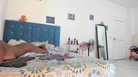 Snapshot of alessia_hot1 chatting on 01-25-25, 04:13 alessia_hot1 online show from 01-25-25, 04:13