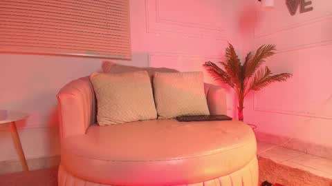 Alejandra  online show from 10-24-25, 01:29