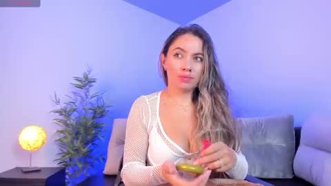 Alessia  Everyday From 0530 to 1430 Col Time online show from 02-18-25, 11:22