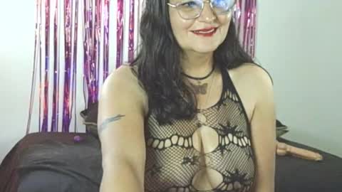 Snapshot of alessiabobs chatting on 02-14-25, 02:28 Allesiaboobs online show from 02-14-25, 02:28