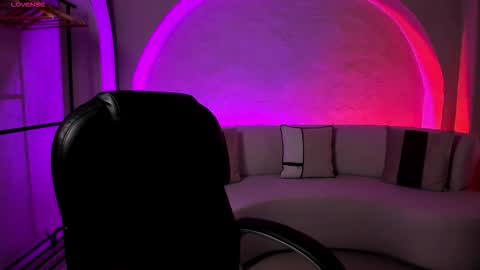 Alessia  online show from 10-10-25, 06:51