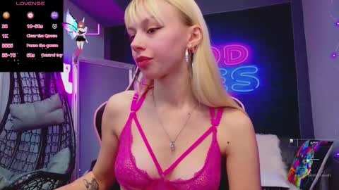 Snapshot of alessiacroft chatting on 10-01-25, 04:40 alessiacroft online show from 10-01-25, 04:40