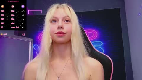 Snapshot of alessiacroft chatting on 10-10-25, 04:44 alessiacroft online show from 10-10-25, 04:44