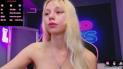 Snapshot of alessiacroft chatting on 10-13-25, 04:45 alessiacroft online show from 10-13-25, 04:45