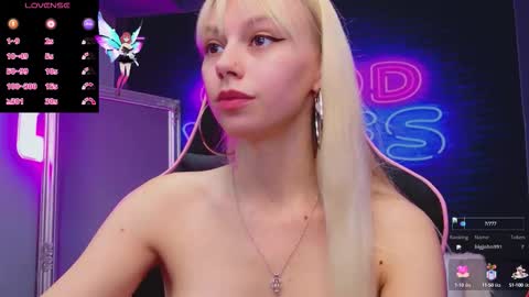 Snapshot of alessiacroft chatting on 10-16-25, 04:35 alessiacroft online show from 10-16-25, 04:35