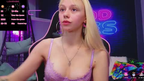 Snapshot of alessiacroft chatting on 11-15-25, 05:38 alessiacroft online show from 11-15-25, 05:38