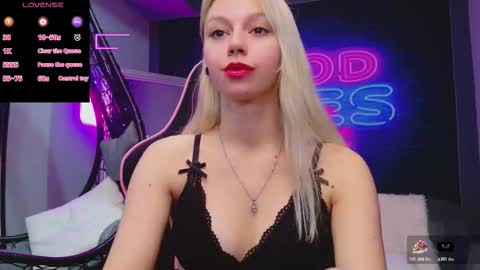 Snapshot of alessiacroft chatting on 11-24-25, 05:07 alessiacroft online show from 11-24-25, 05:07