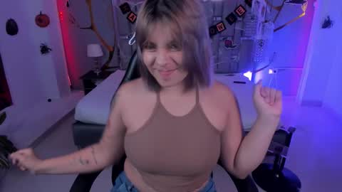 Alessia online show from 10-30-25, 04:47