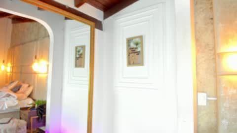 Snapshot of alessialondon chatting on 02-01-25, 07:05 Alessia online show from 02-01-25, 07:05